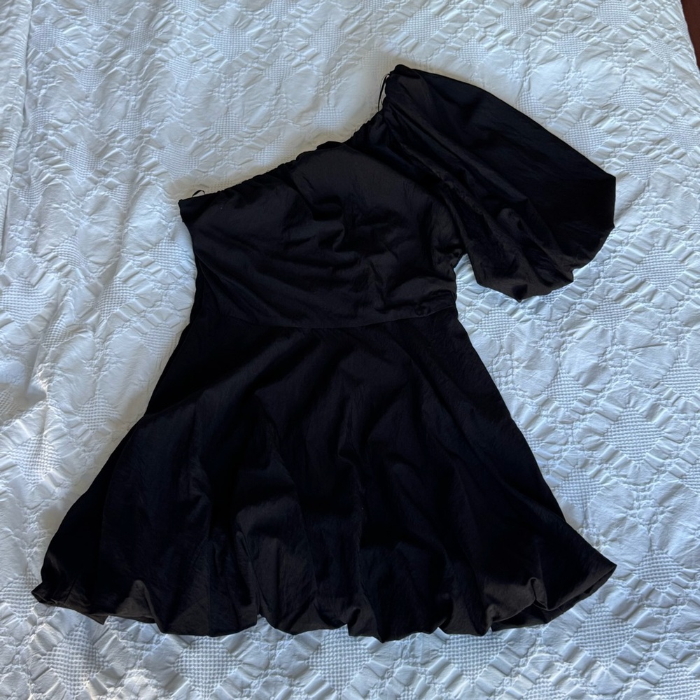 H&M Black One-Shoulder Dress